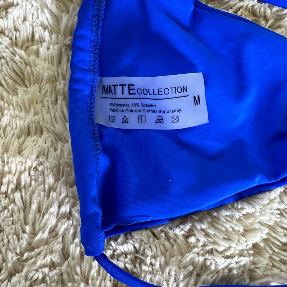 Bathing suit - Picture 2 of 3